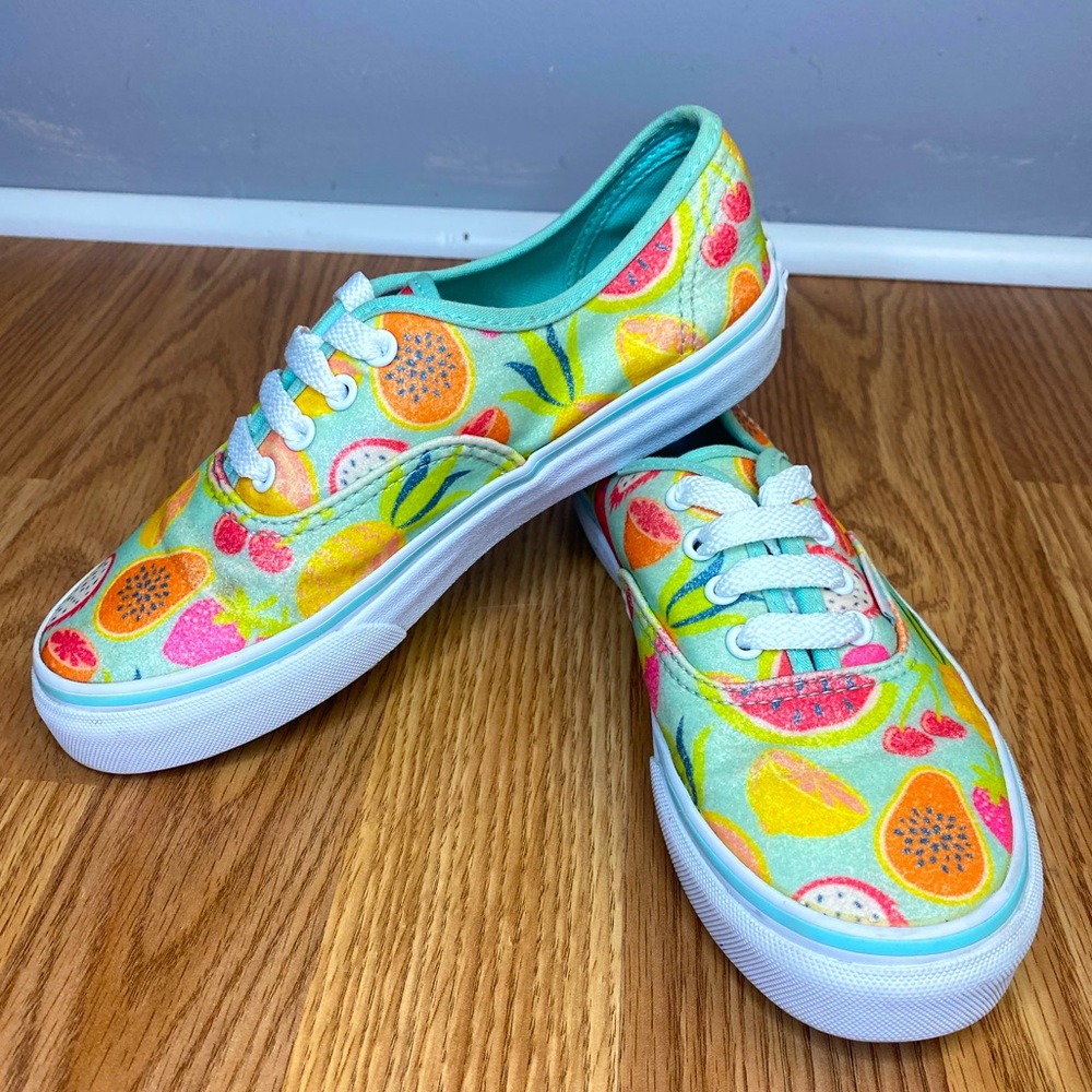 VANS Skate Shoe size 3.5 US Kids